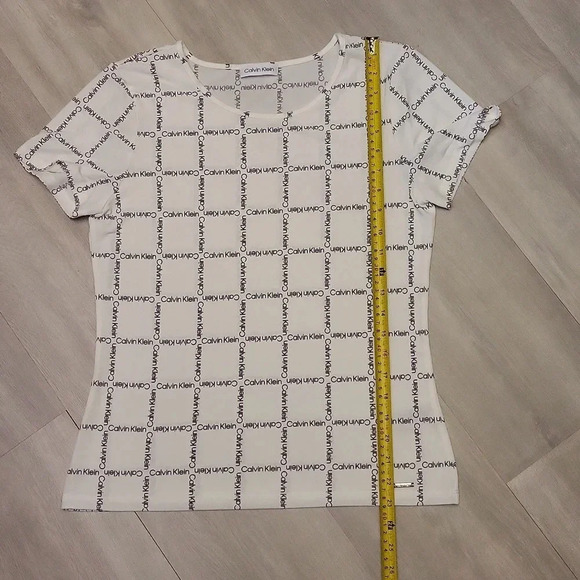 🛍Calvin Klein Logo Print White Short Sleeve Round Neck Blouse Womens - Picture 7 of 8